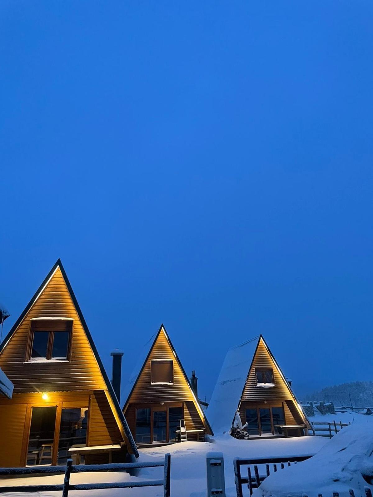 Three Houses ชาเบลียค ภายนอก รูปภาพ